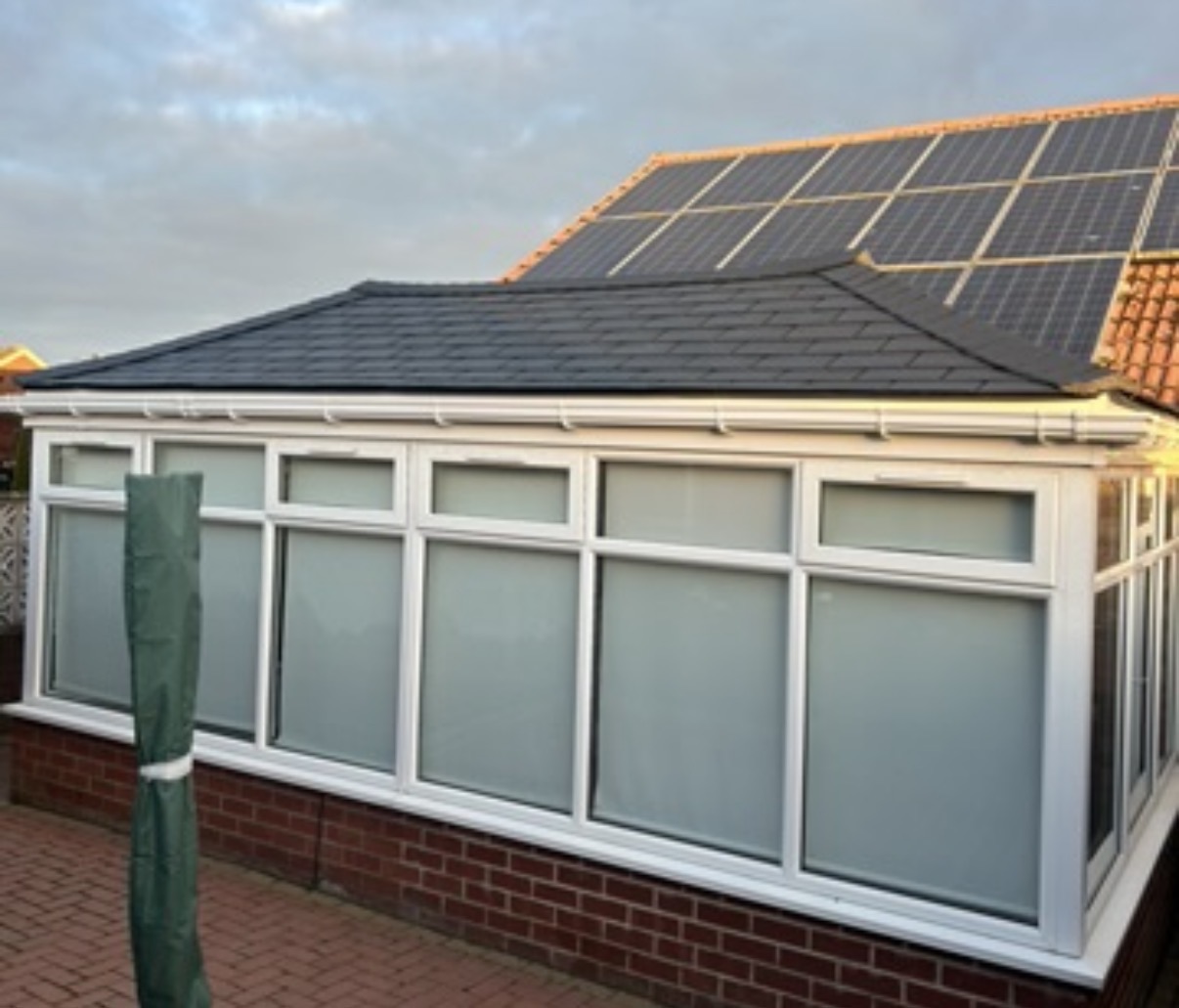 Insulated lightweight roof panels